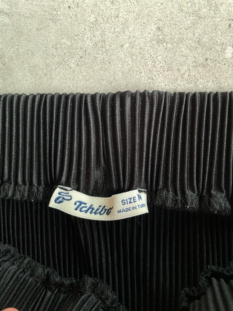 Tchibo Siyah Pileli Midi Etek M Beden %100 Polyester - 2