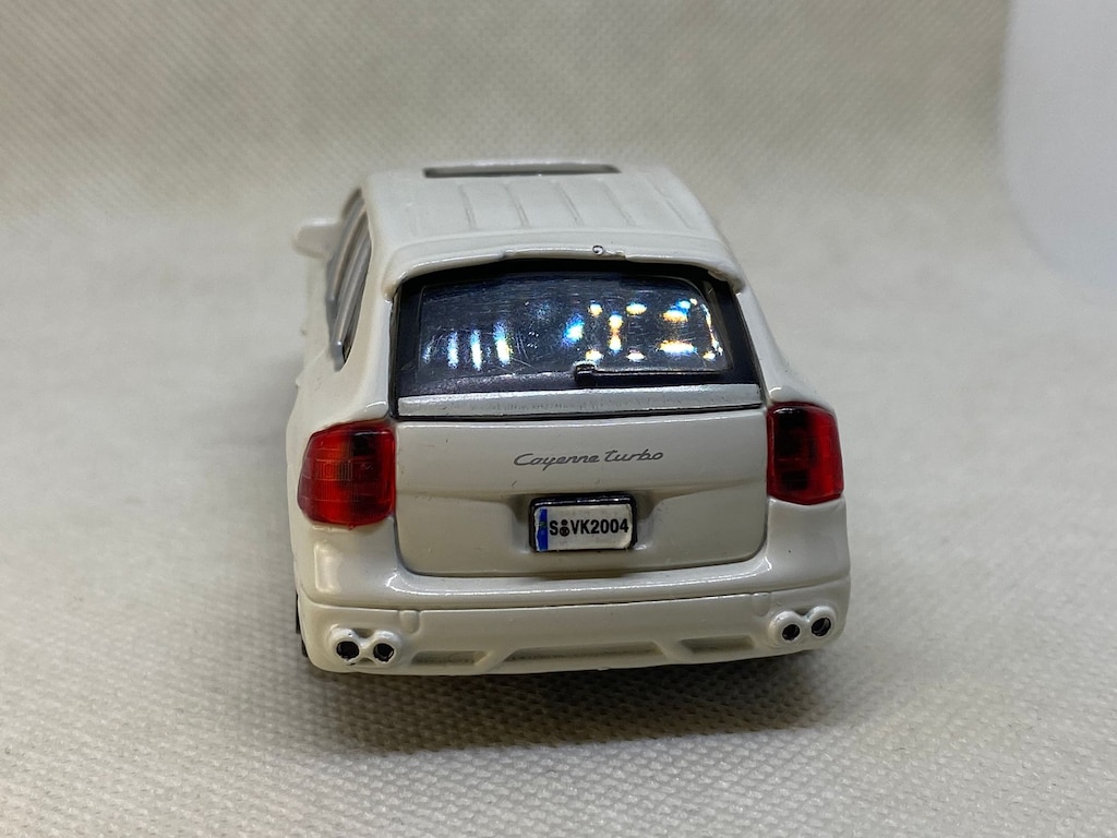 BURAGO 1/43 Posrche Cayenne Turbo Diecast Model - 3