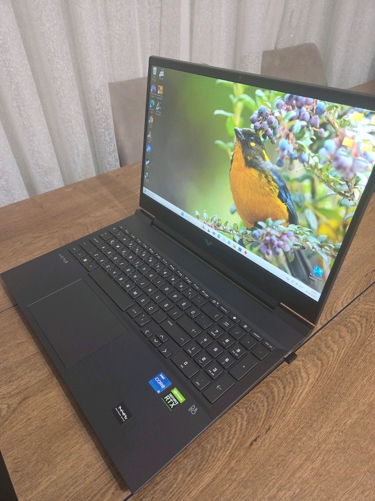 HP Victus 16 | i5-12500H | RTX 3050 Ti | 16GB RAM | 512GB SSD - 3