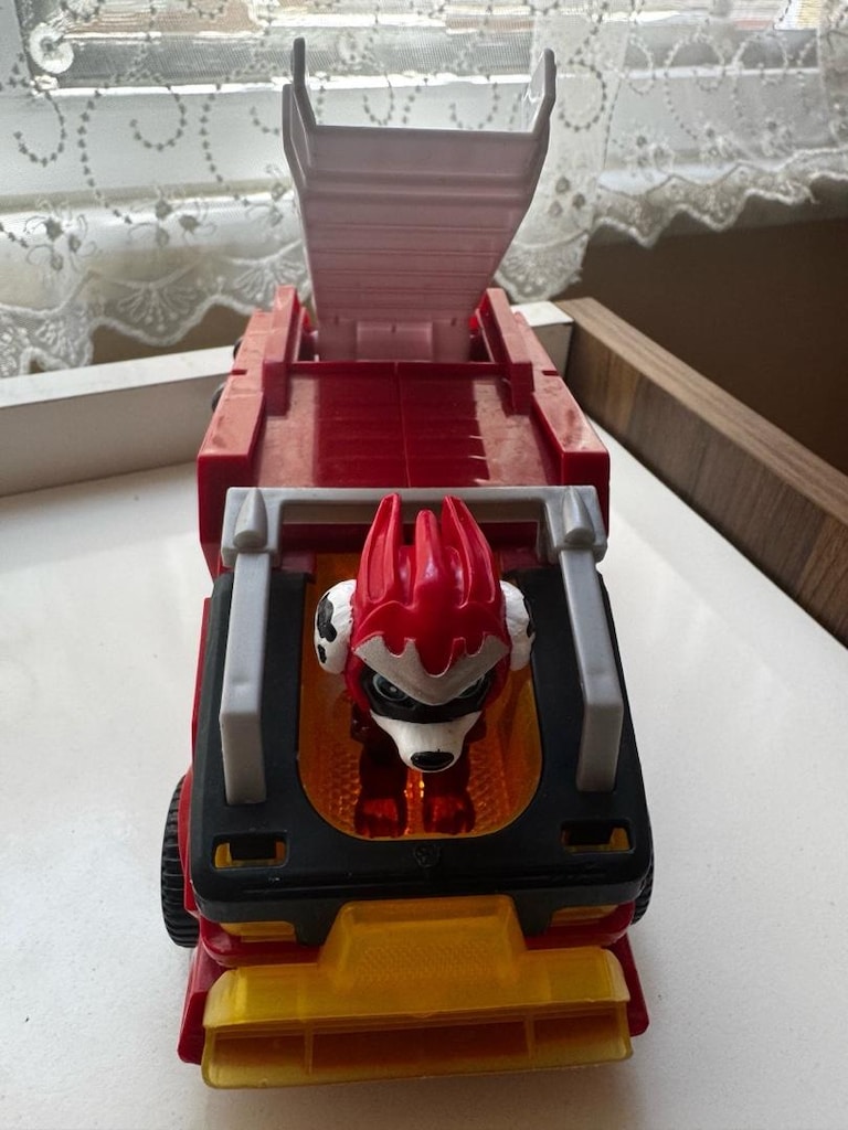 Paw Patrol sesli ışıklı Marshall ve itfaiye aracı - 2