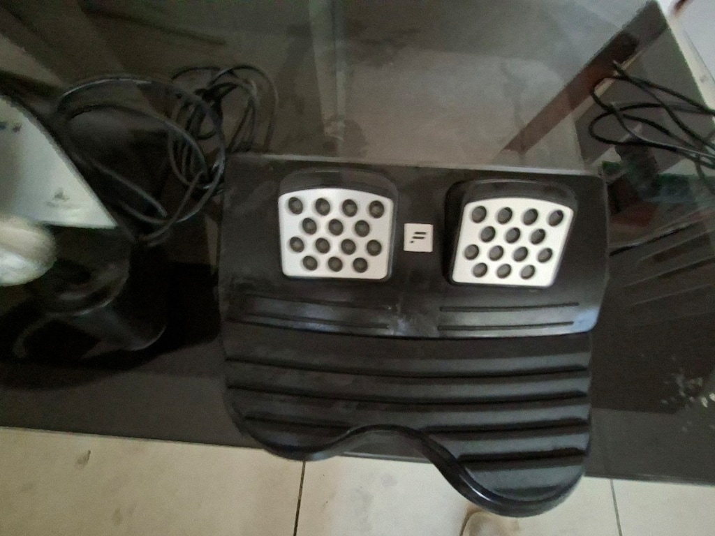 FANATEC OYUN DİREKSİYON PEDAL SETİ - 2