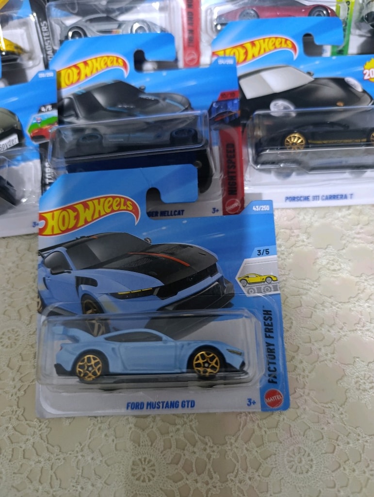 Hot Wheels Renkli Mini Araba Seti - 13
