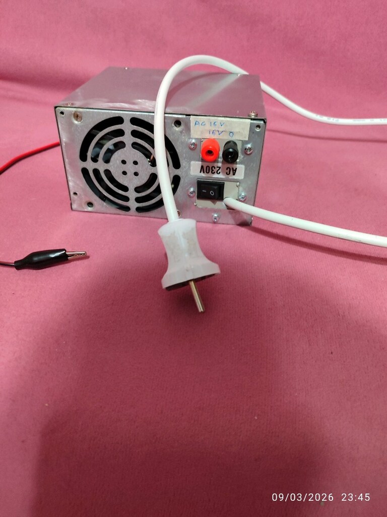 ayarlı0.7 17volt mak.4amper göstergeli adaptör 1000 tl - 14