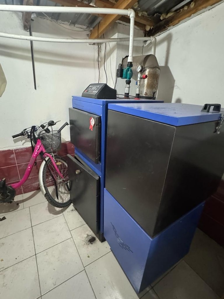 Yakıt Kazanı – Otomatik beslemeli çok az kullanılmış - katı yakıt