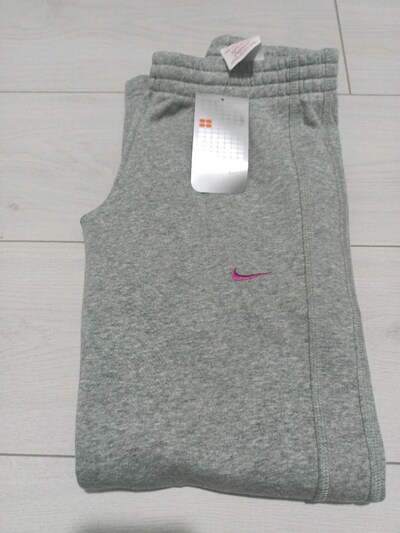 10 yaş orijinal Nike marka