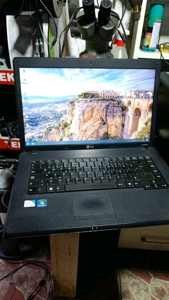 lg leptop 8gb rem pentuim işlemci - 2