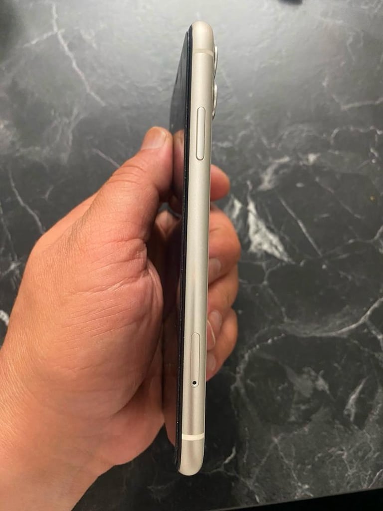 iPhone 11 - 3