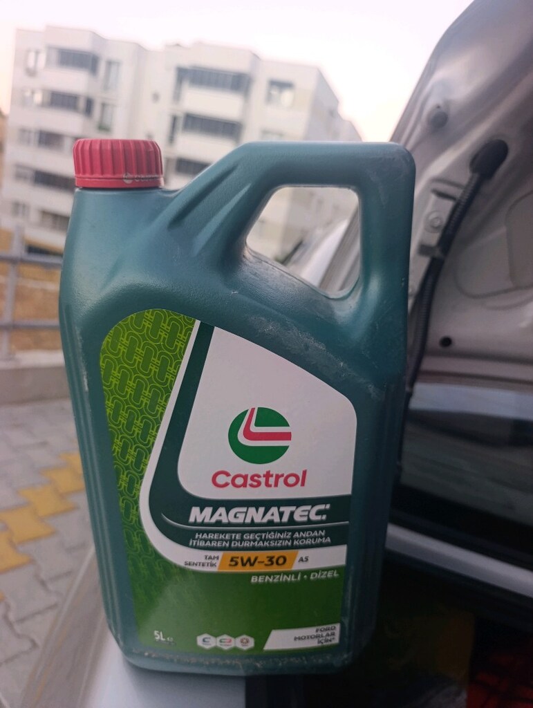 Castrol magnatec motor yağı 5. litre - 2