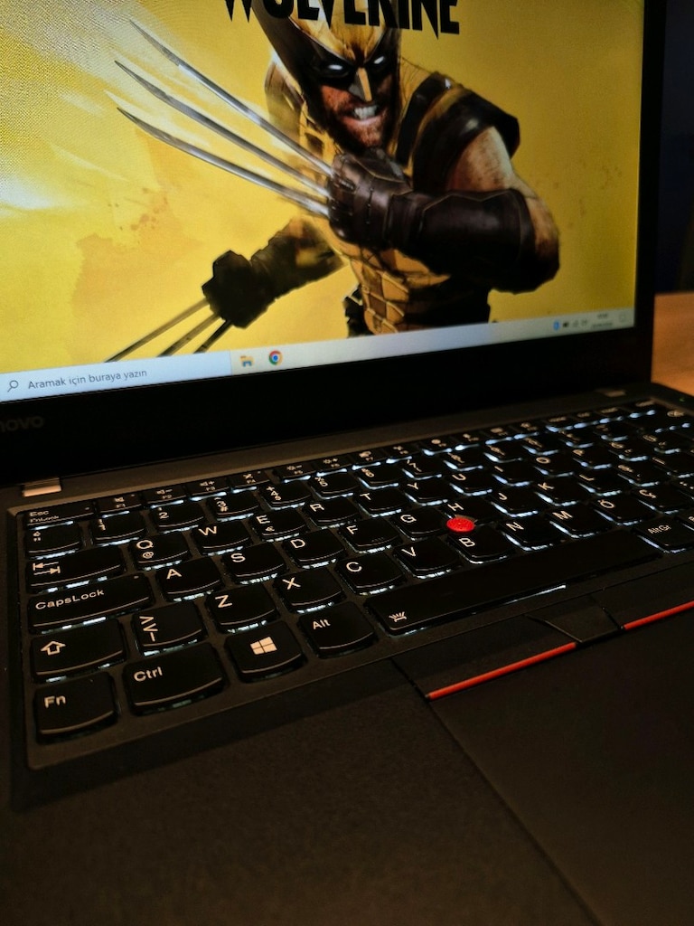 Laptop LENOVO i5 İşlemci 8GB DDR4 Ram 256GB SSD Aydınlatmalı Klavye - 5