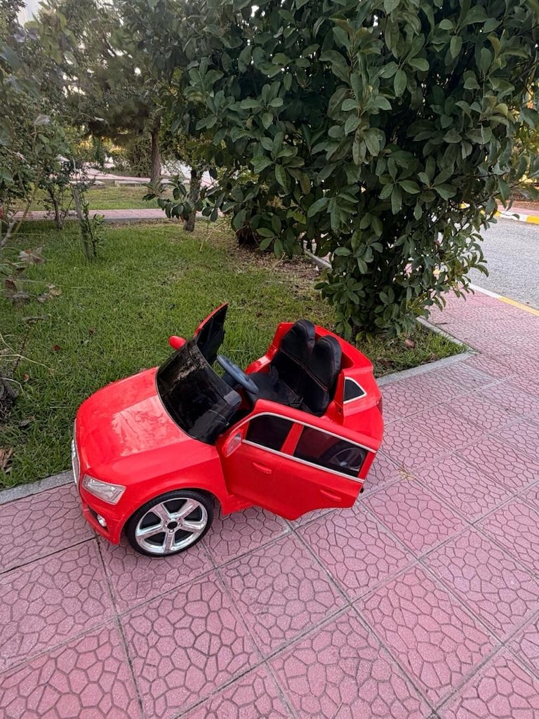 YENİ GİBİ AKÜLÜ ARABA - 4