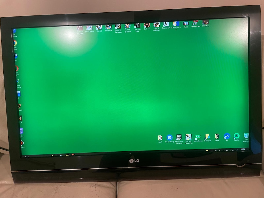 LG 427000 42″ FULL HD LCD TV - 3