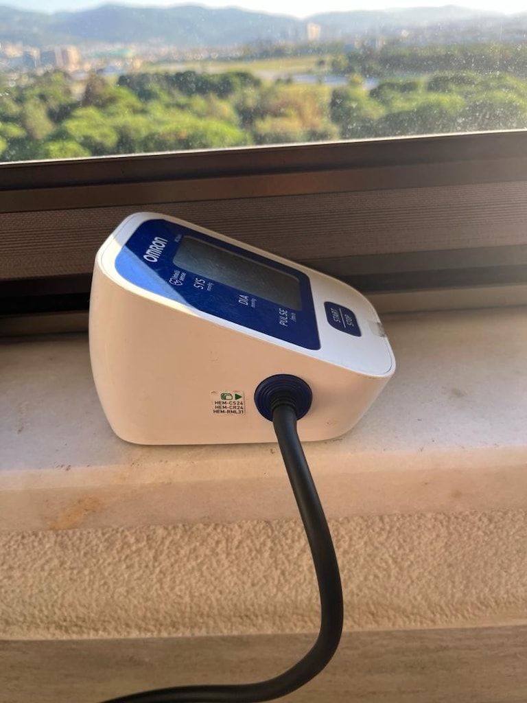 Omron m2 tansiyon cihazı (pil kapağı eksiktir) - 4
