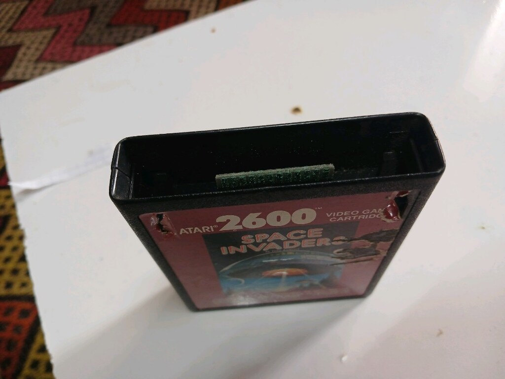 antika Atari 2600 için Space Invaders video oyunu kartuşu. 1980'de Tai - 2