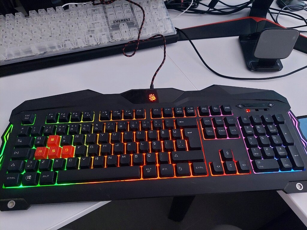 A4 Tech Q türkçe klavye usbli Işıklı 5 kademeli - 2
