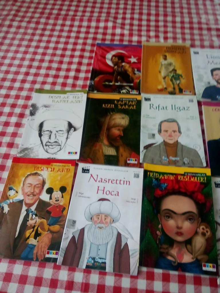 11 parca kitap. - 4