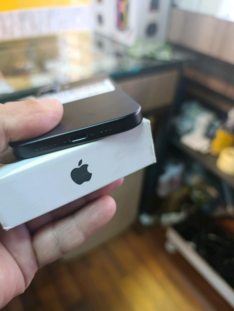 iPhone 16 YD - 2