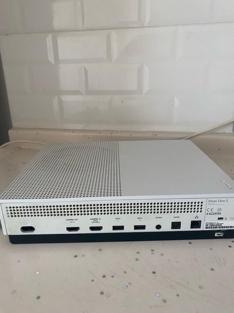 XBOX ONE S( 500 GB) - 4