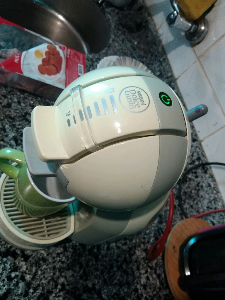dolçe gusto gapsul kahve makinası yenigibi 4250 tl - 4