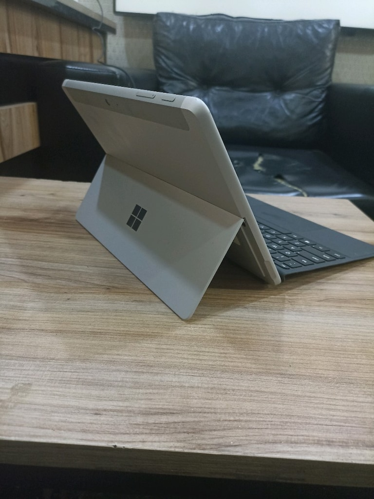 Microsoft surface 2 sıfır ayarında çok temiz - 3
