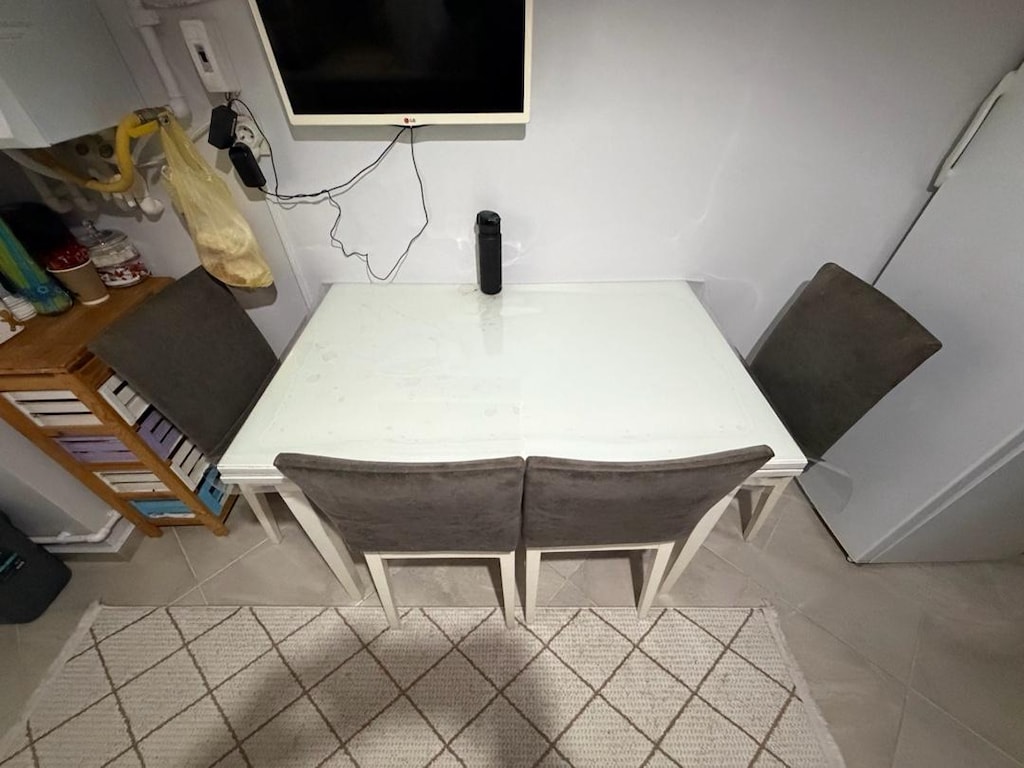 Yemek Masası,Açılabilir,4 Sandalyesi ile birlikte Temiz kullanılmıştır - 5