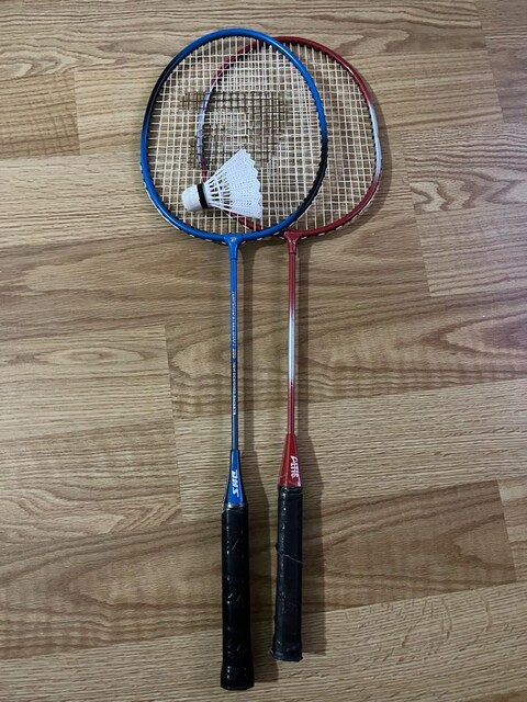Badminton raket çift, top hediye