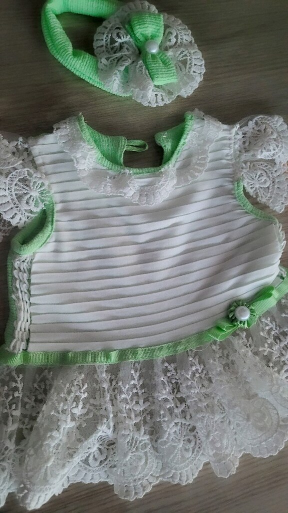 Yeni doğan kız bebek