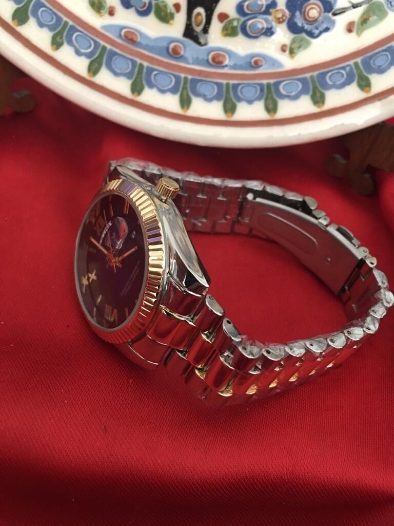 Rolex Oyster Perpetual: Şıklık ve İşlevsellik Bir Arada - 6