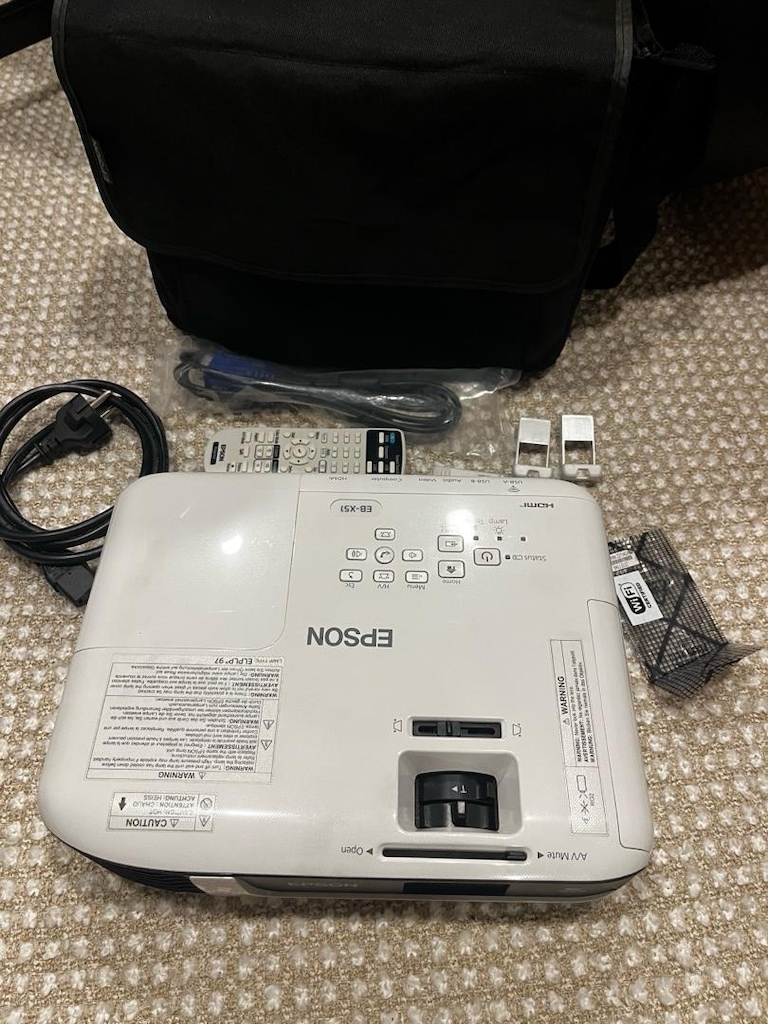 Epson EB-X51 Projektör - Az Kullanılmış, Taşıma Çantası - 3
