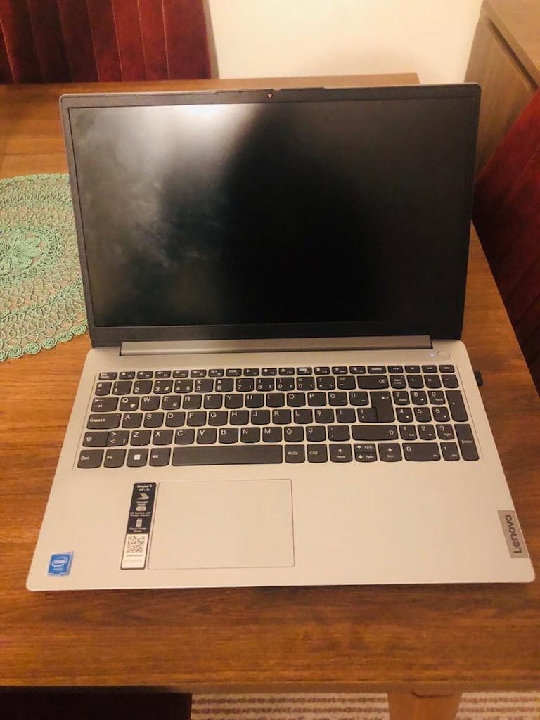 Lenovo IdeaPad 1 Intel Celeron 4GB 128GB SSD Windows 11 Home 15.6 - 4