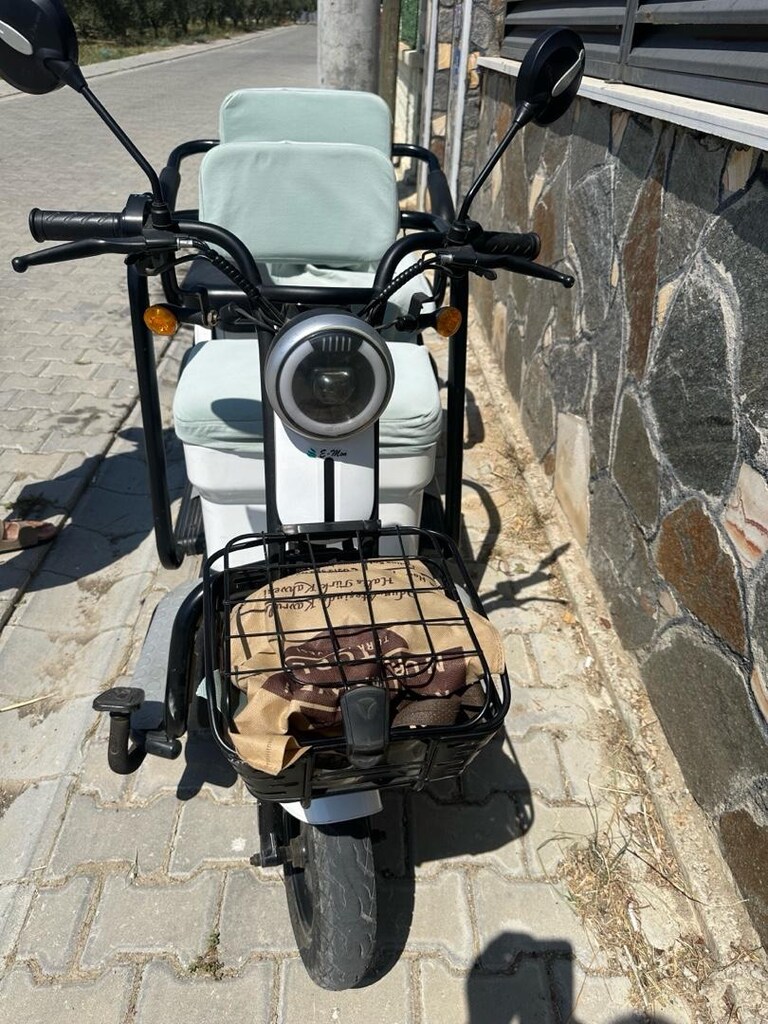 Motorlu bisiklet (üç tekerlekli) - 4