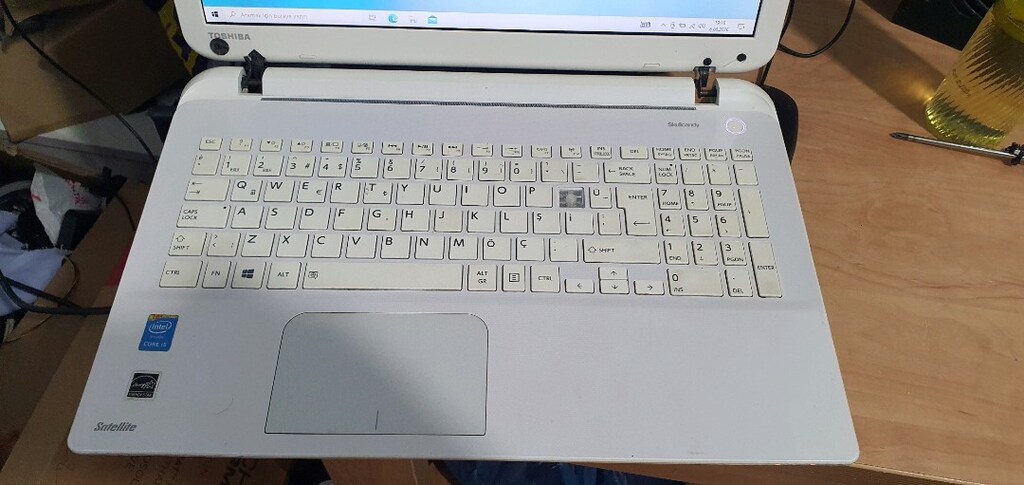 Toshiba i5 laptop - 2