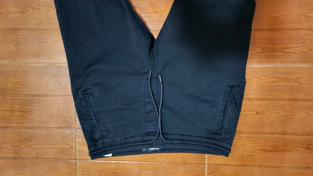 Pull & Bear likralı joger pantolon..Eni yani beli ; Bir üst uçtan