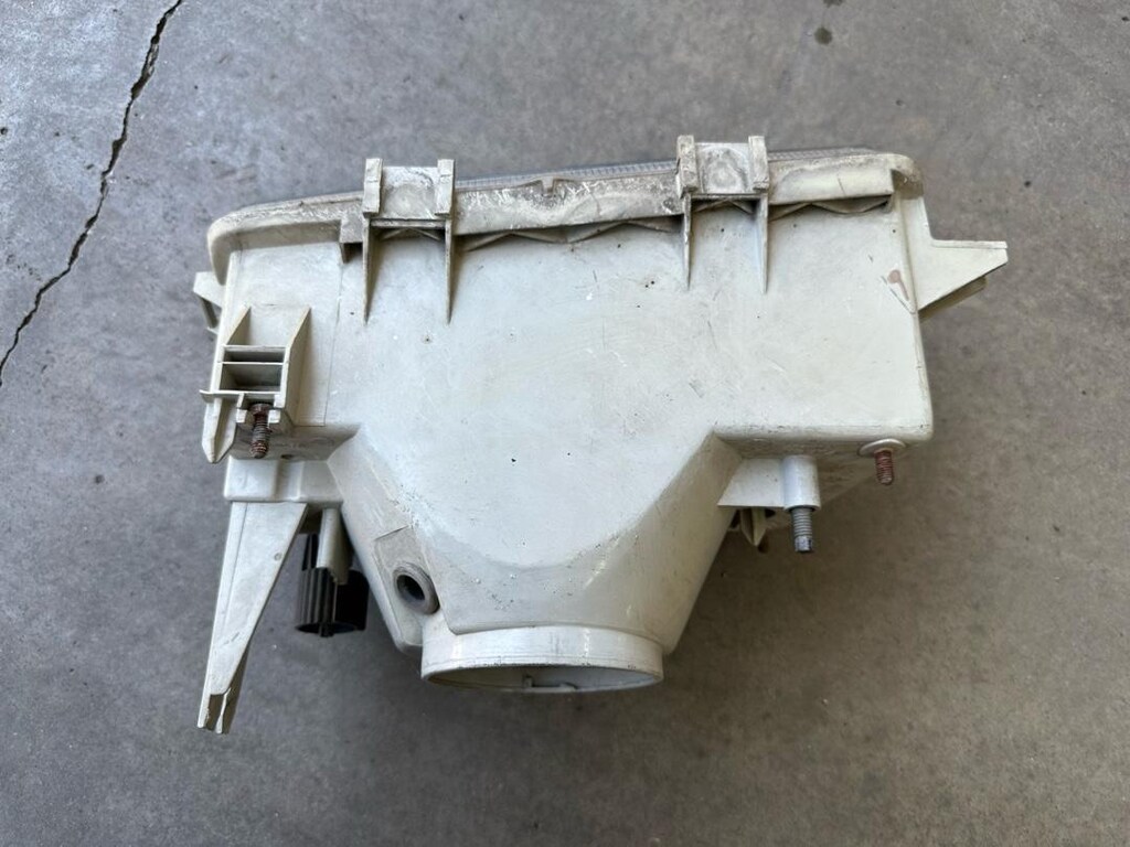 Renault 9 Broadway Farba Ön Far Çıkma Sağ - 2