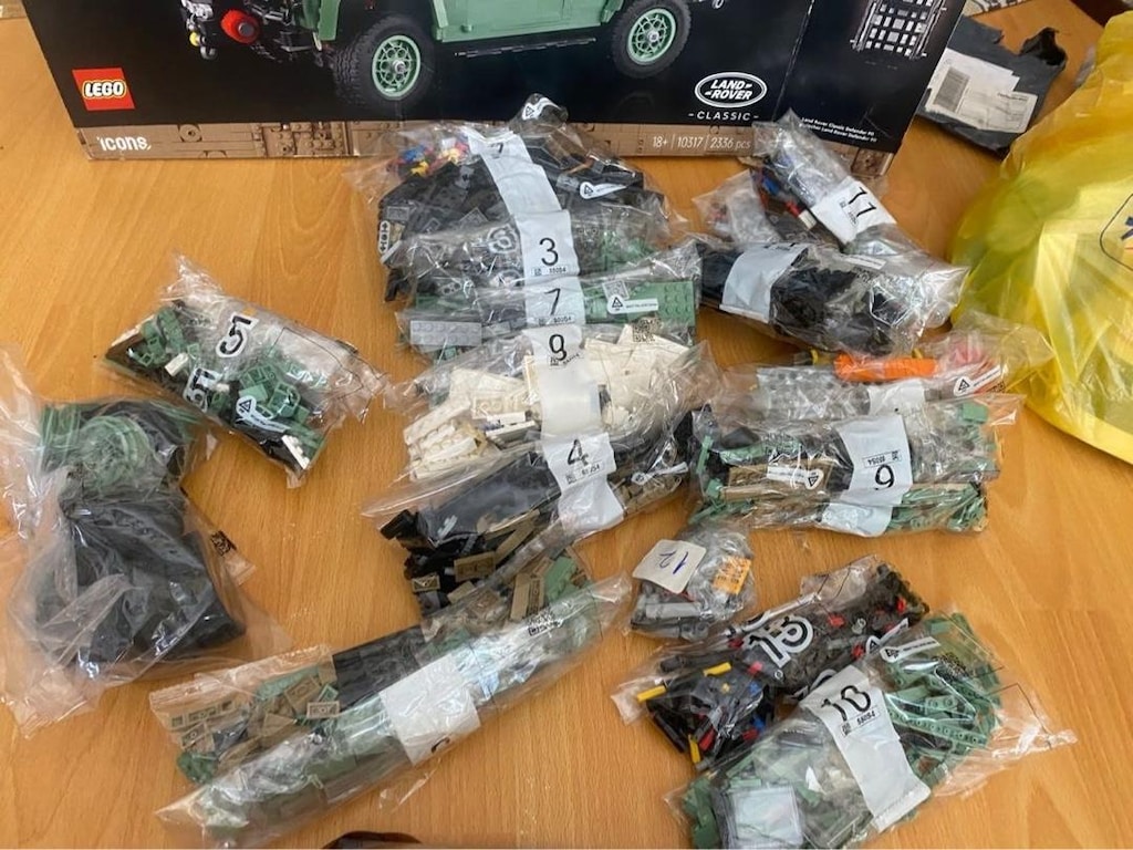 Lego Land Rover Classic Defender 90 Seti - 6