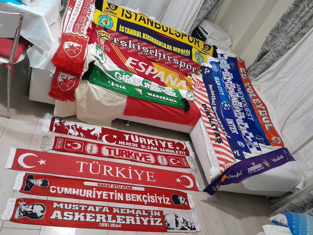 Ikinci el, kolleksiyonluk, cesitli atki-kaskollar satilik - 2