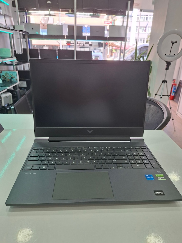 HP VICTUS GAMING INTEL I5 12450H 16GB DDR4 RAM 512GB M2 NVME SSD - 2