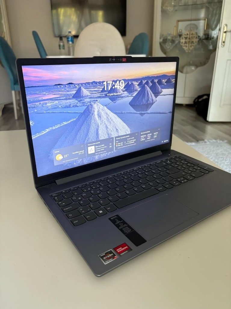 Lenovo Ideapad Slim 3 AMD Ryzen 7 5825U 16GB 512GB SSD laptop 15’6 - 2