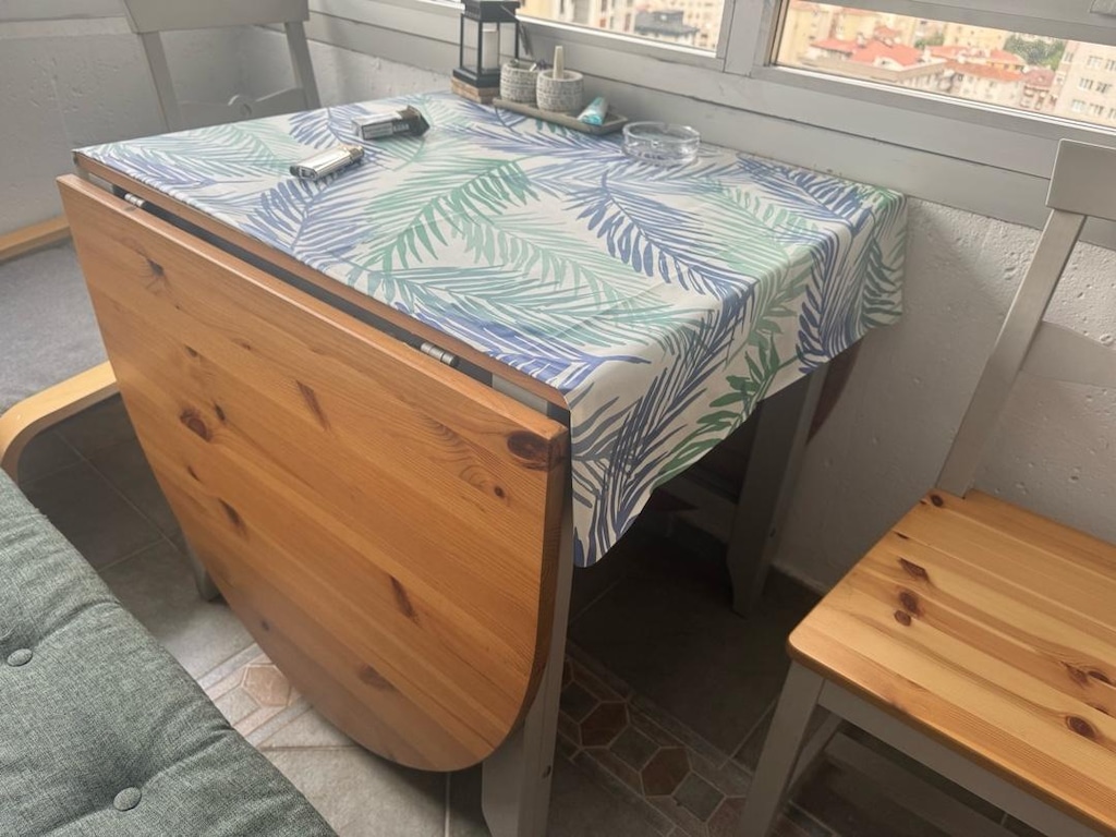 ikea iki taraf açılır masa ve sandalyeler - 2