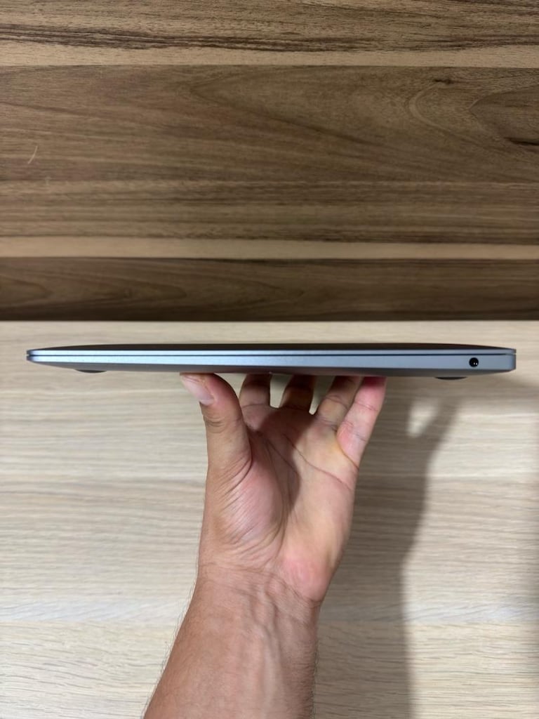 MacBook Air / M1 / 13 inç / 16 GB Ram / 256 GB Ssd - 8