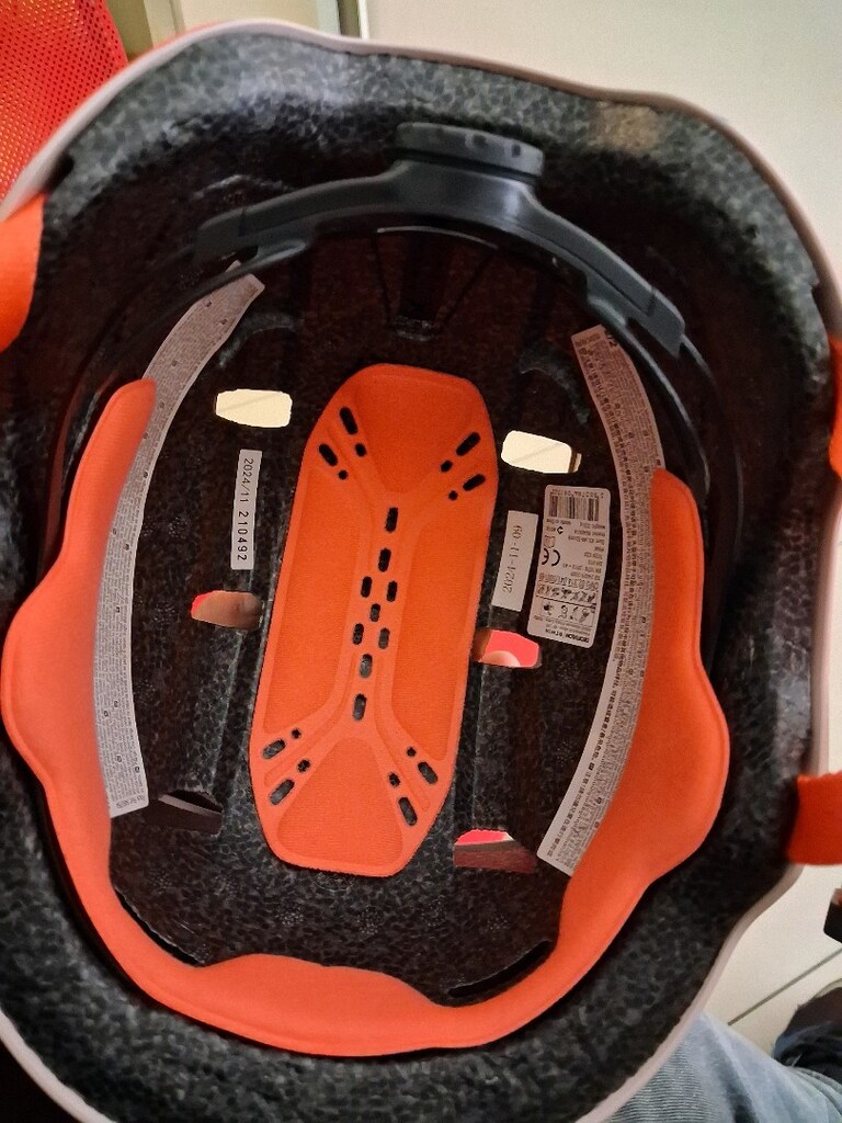 BTWIN ÇOCUK KASK ÜRÜN SİFİR GİBİ ÇOK TEMİZDİR - 4