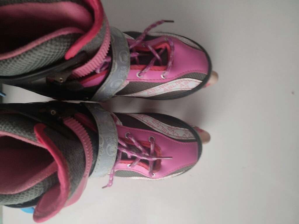 Pembe ve Siyah Paten - 8