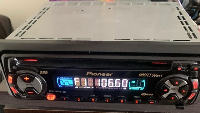 PİONEER DEH 2330R CD ÇALAR. ÇOK TEMİZ. SIFIR AYARINDA.
