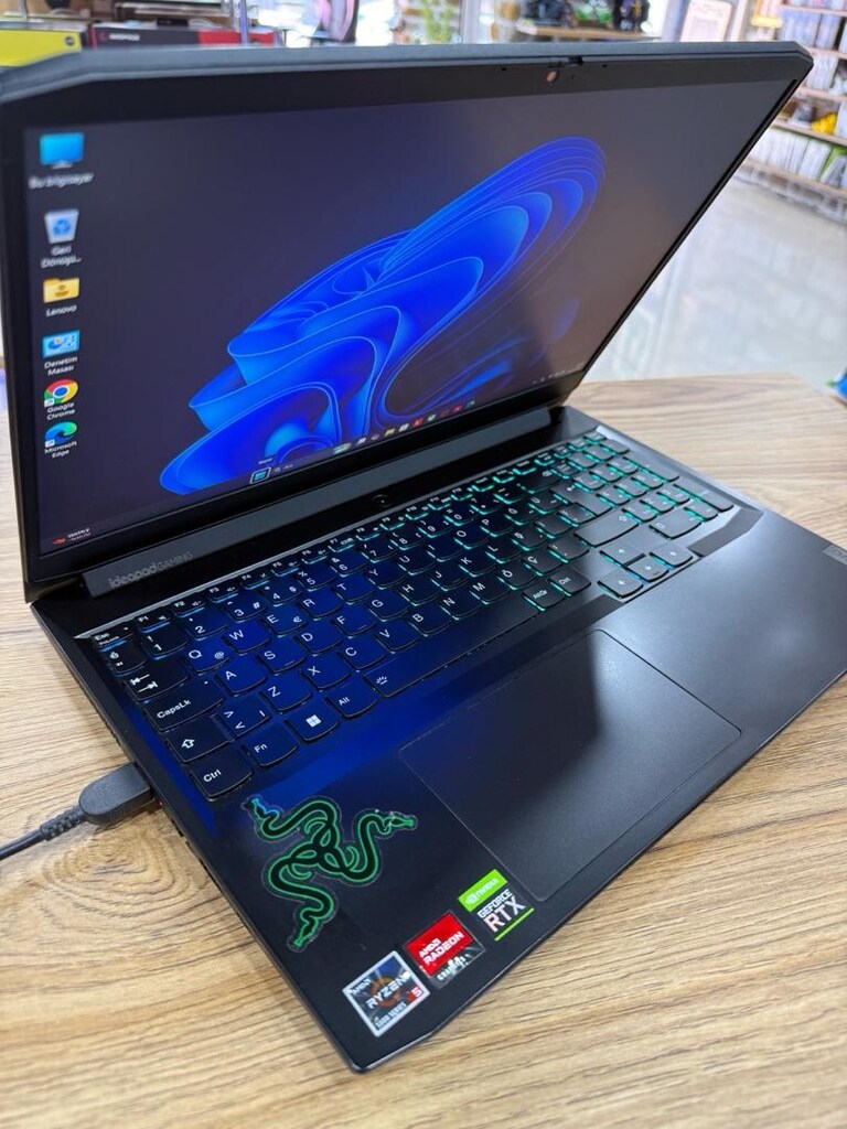 Lenovo Gaming Notebook - 6