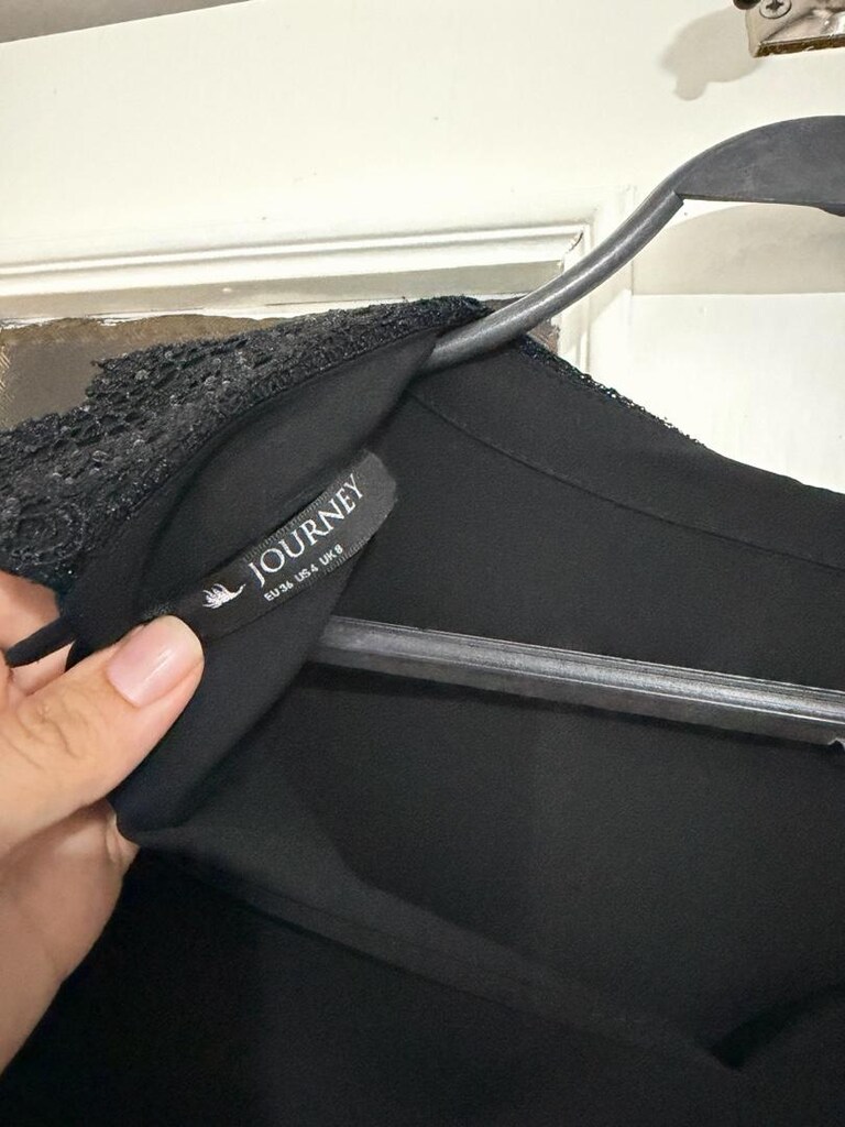 Siyah Dantel Detaylı Bluz - 3