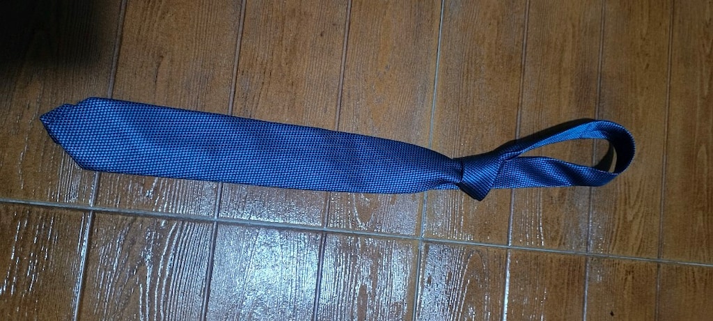 Kravat..Damat ünlü marka..Faturasız..Piyasası pahalıdır, altı az sökük - 3