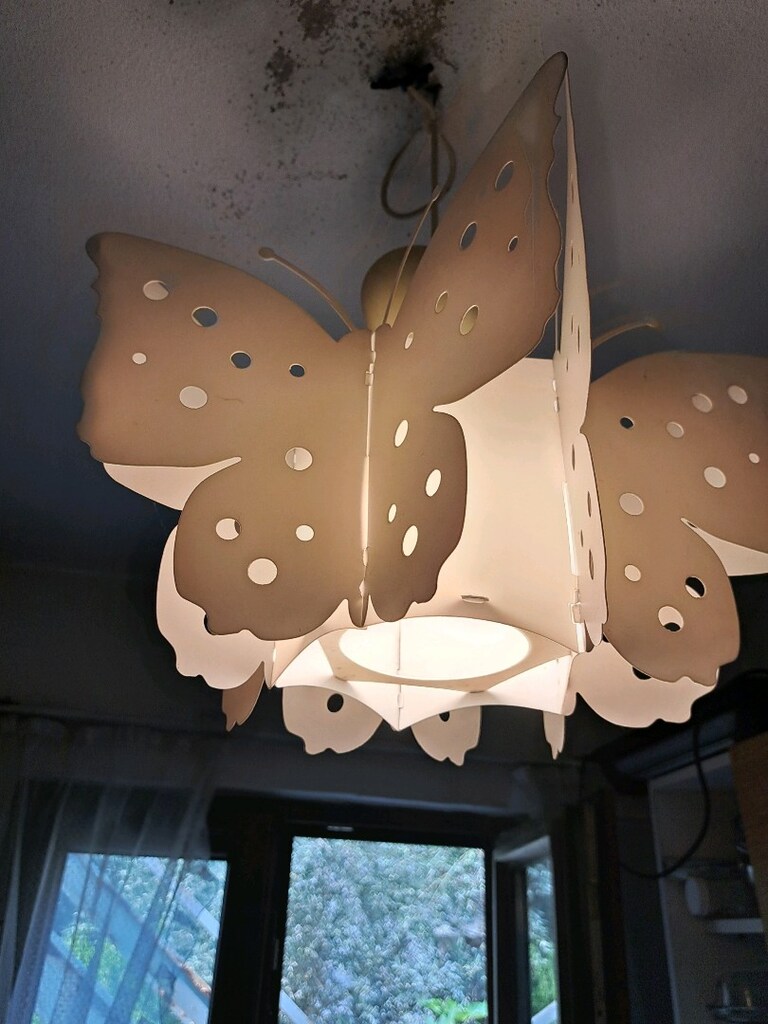 Demonte Ikea tavan aydınlatması beyaz renk,kelebek figürü - 5