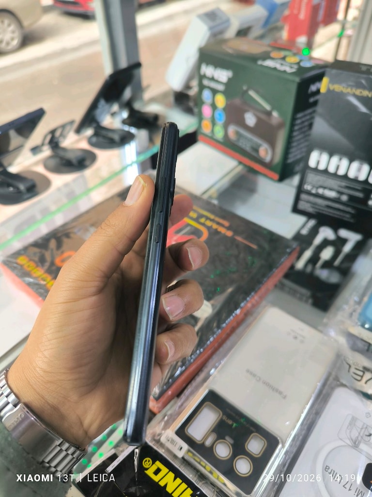 Infinix hot 20i - 4