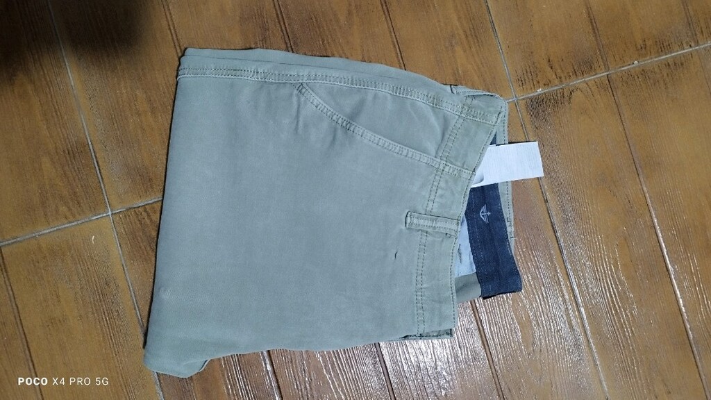 #Dockers likralı  pantolon..Ağda yırtık var, terzide halledilir. - 10