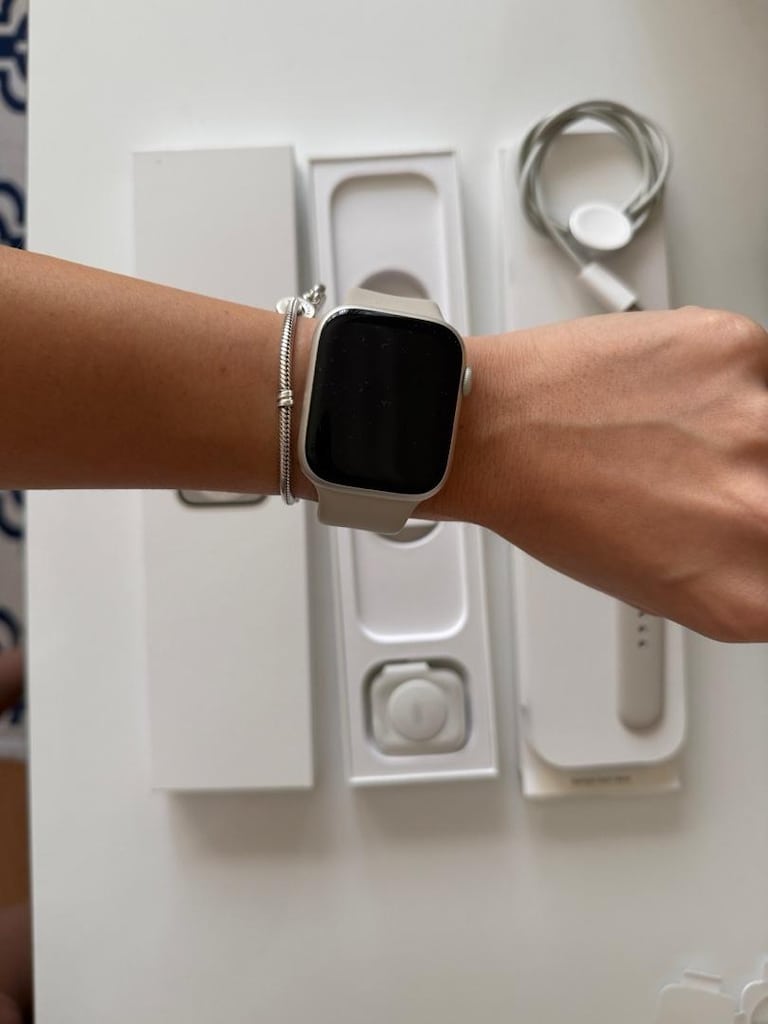 Apple Watch 8 (45 mm) - 3