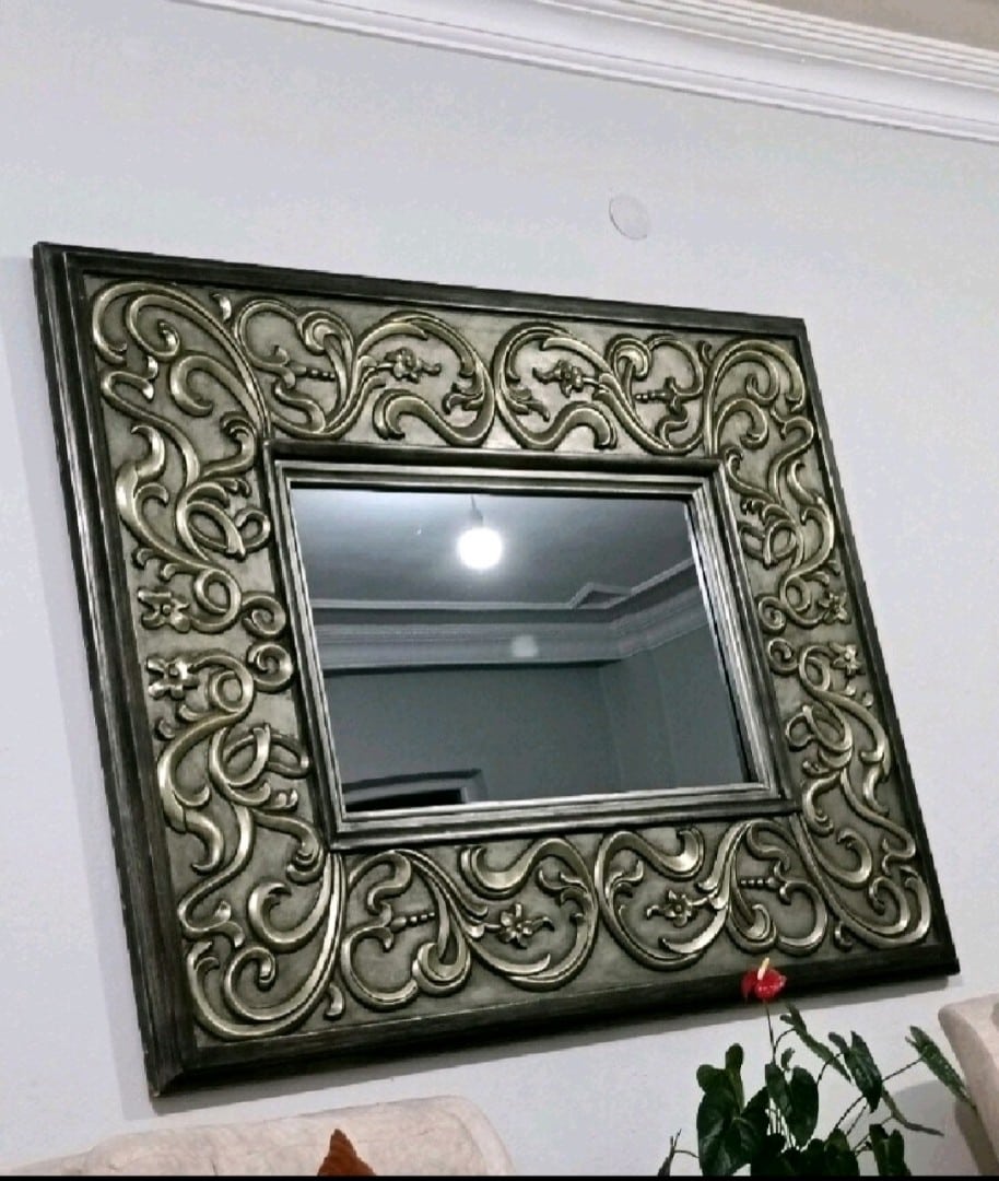 İşlemeli Lüks Konsol Aynası - Bronz/Altın Detaylı - Temiz